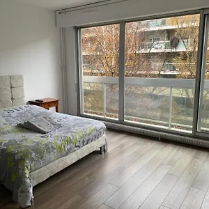 https://cambronne-2-tour-eiffelapartment.fr-paris.fr